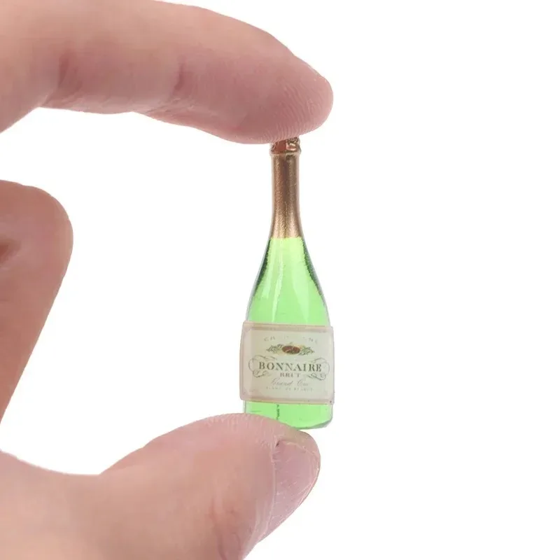قطعتان من نماذج زجاجات الشمبان - مراجعة Wine Beer Liquor وسعره